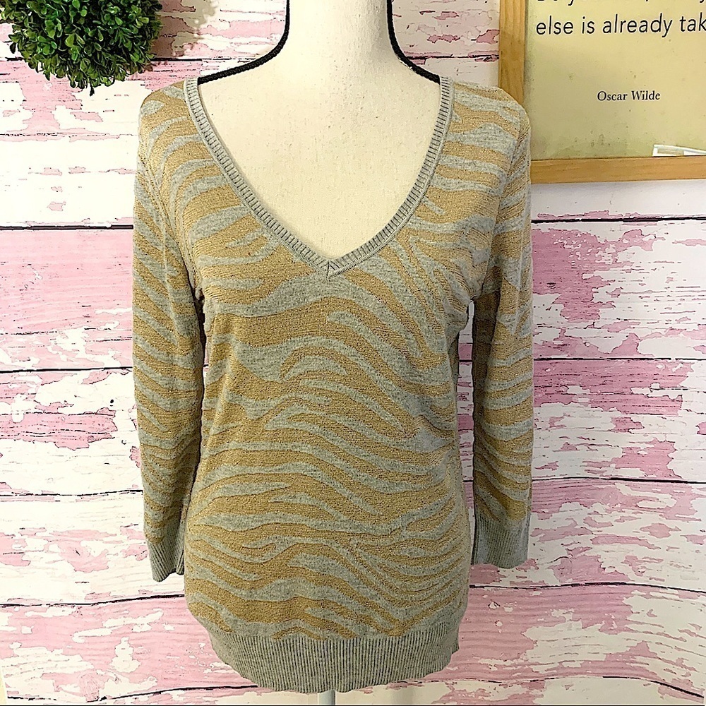 CACHE Vneck Gray Gold Metallic Animal Print Sweater  lightweight size Medium